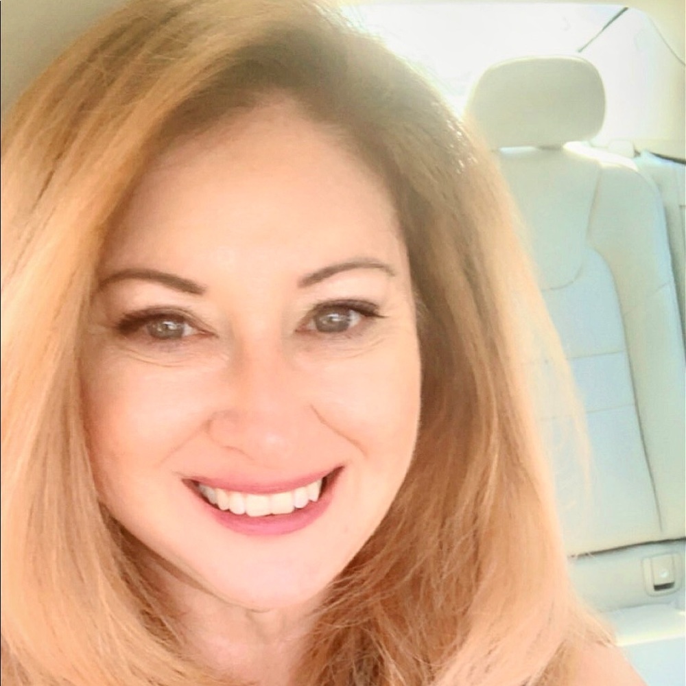 Meet your Posher, Dina